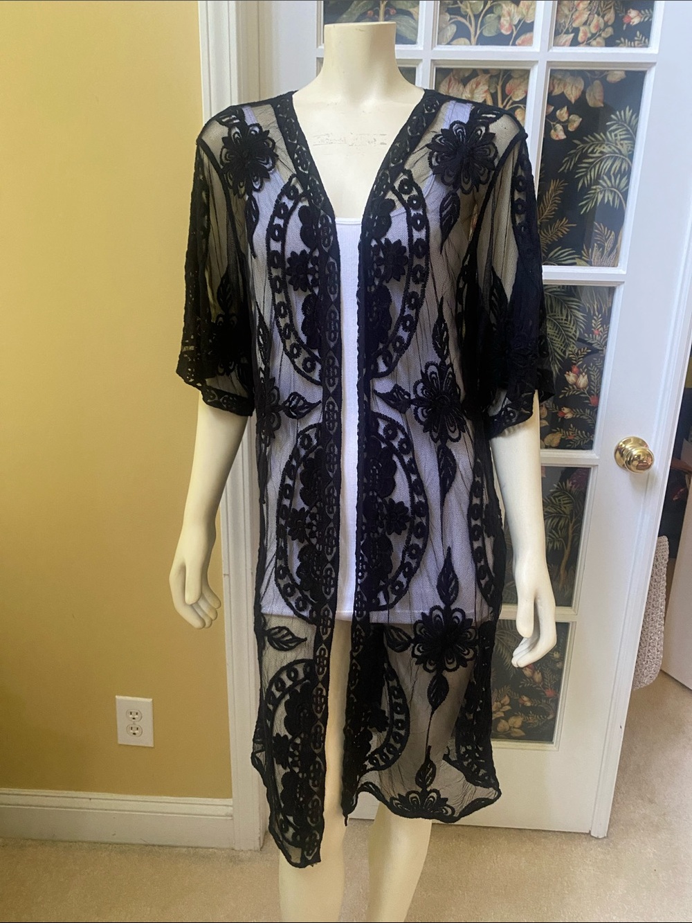 NWT Women's S/M Black Sheer Lace Duster Kimono Robe Coverup